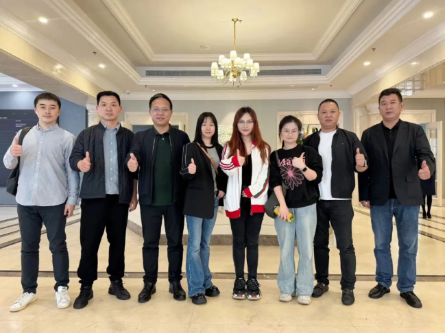 【游学交流·携手共进】快行天下总经理谢玉携高管团队深度参观babycare企业，共谋未来发展新篇章！